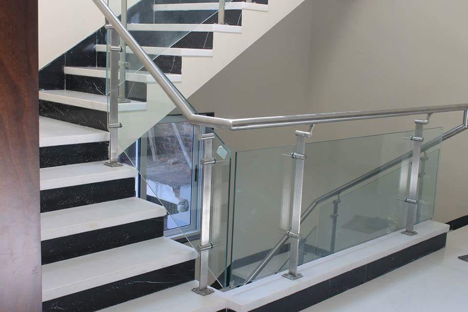STAINLESS STEEL GLASS RAILING