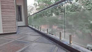 Top Mounted 32 X 191mm Solid With Glass