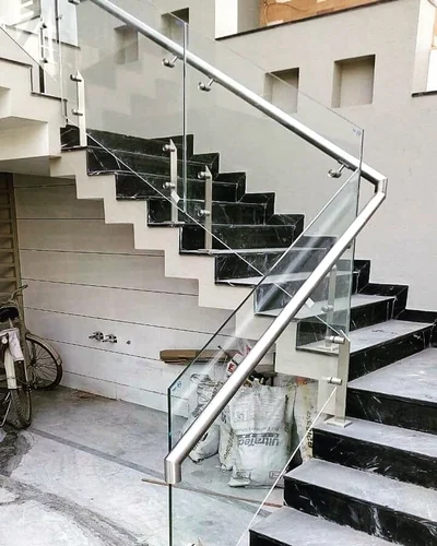 Side Mounted Square Balustrade With Glass